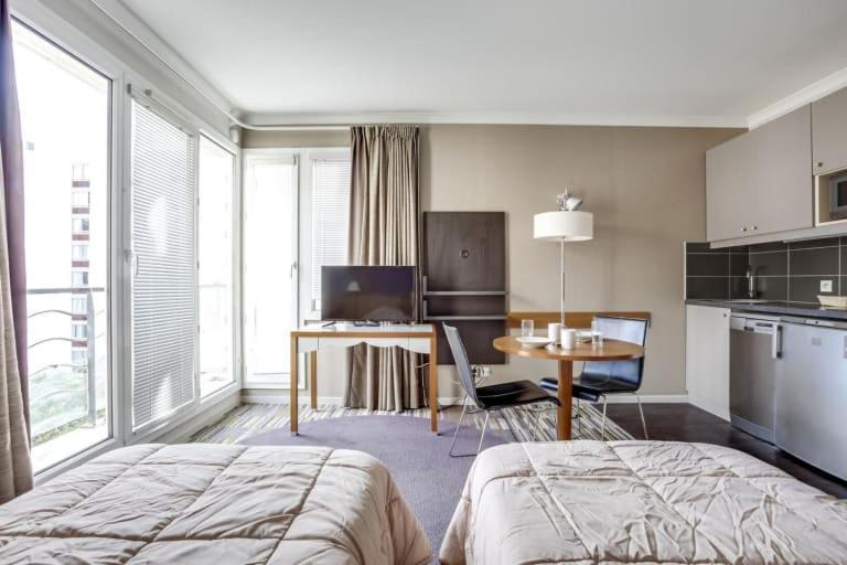 GuestReady - Cozy Studio near Porte de Versailles Metro Issy-les-Moulineaux Exterior foto